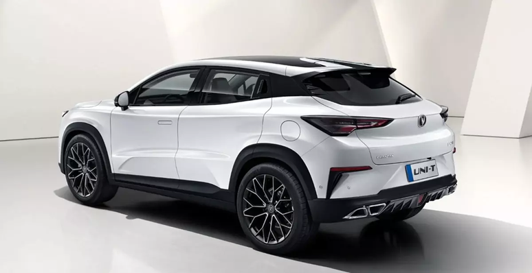 Caoa Changan Uni-T perfil cupê lateral