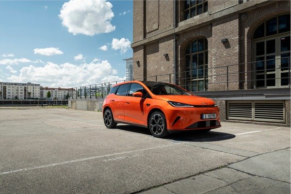 BYD Dolphin G DM-i em imagem oficial da marca