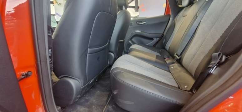 Detalhe do BYD Dolphin G DM-i em imagem publicada pelo Terra