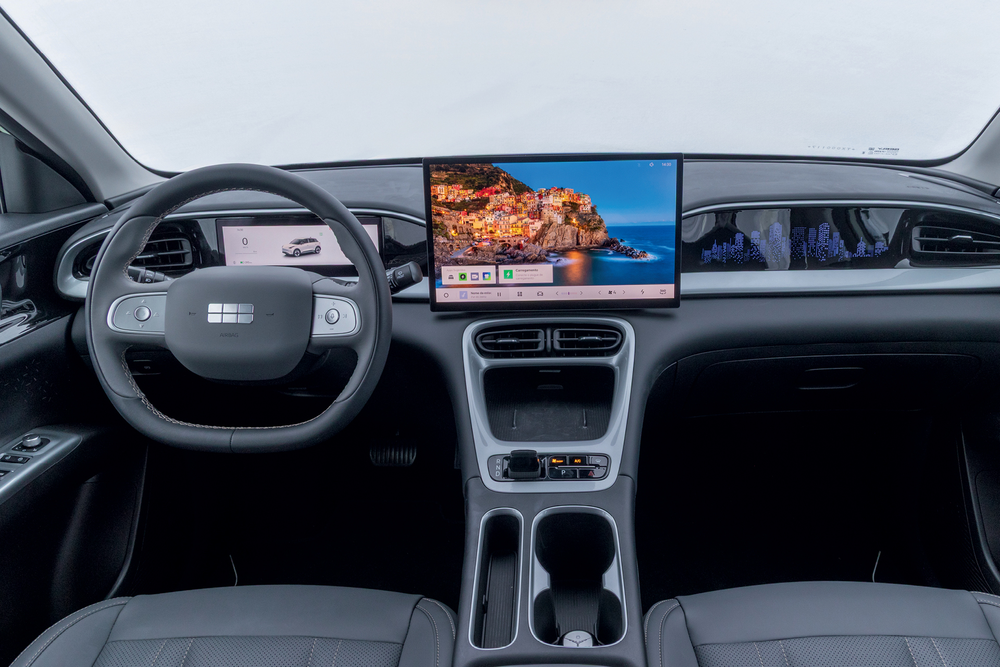 Interior do Geely EX2, um dos elétricos chineses em destaque no mercado brasileiro