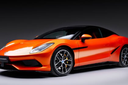 Denza Z, supercarro elétrico de três motores apresentado em Goodwood
