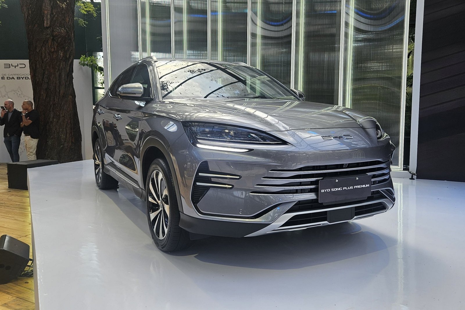 BYD Song Plus em imagem usada por Autoesporte na linha 2026